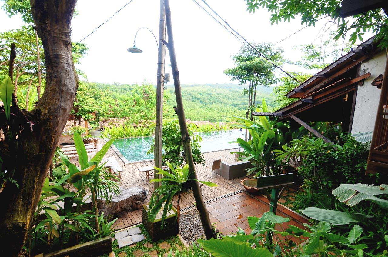 Desa Alamanis Resort Villa Cirebon Exterior photo